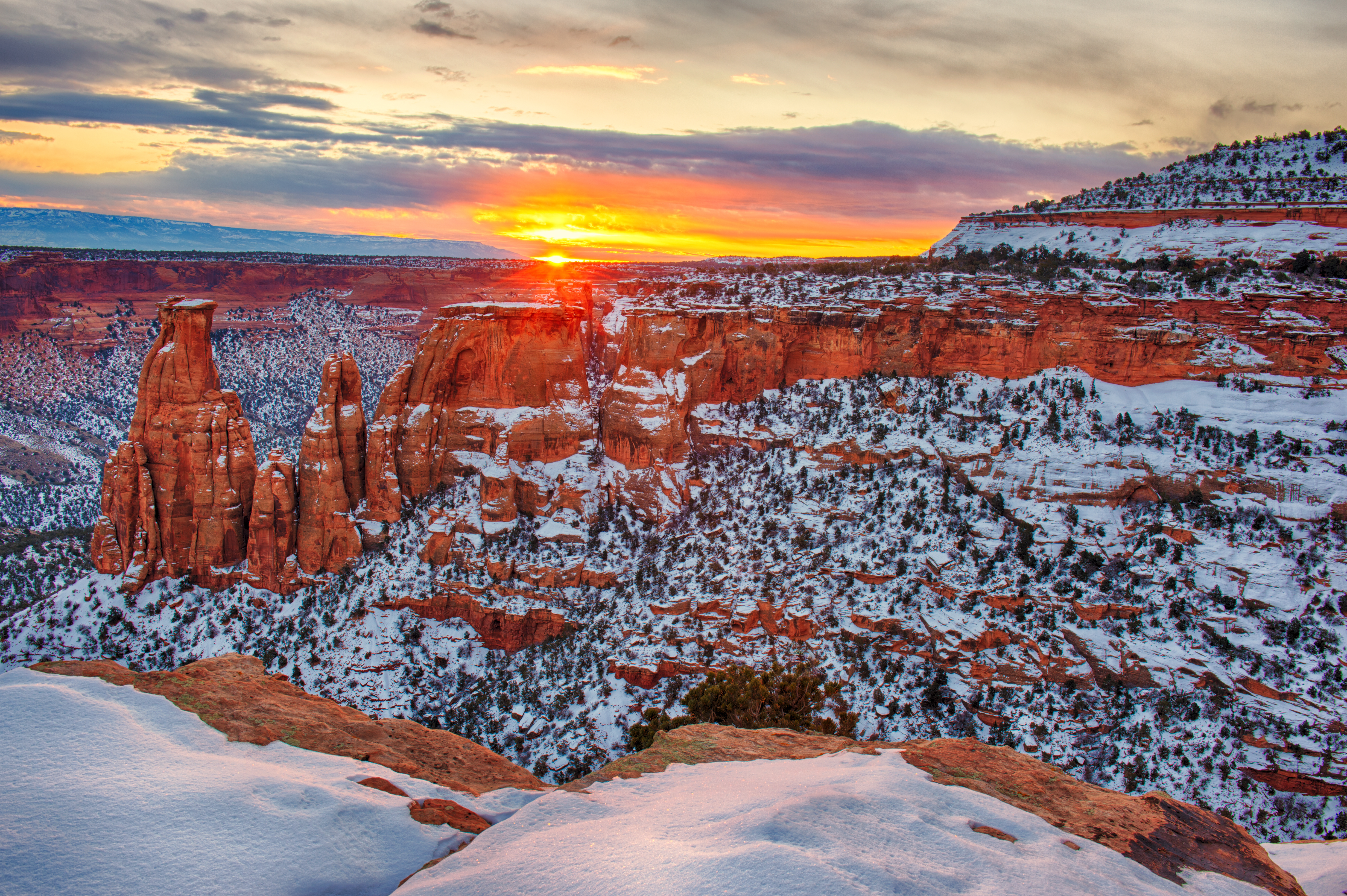 Paesaggio innevato del Colorado, sfondo della pagina History